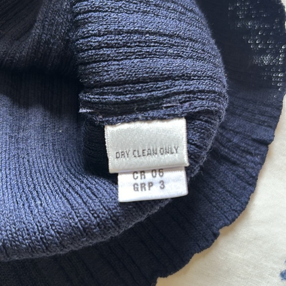 St. John Navy Blue Stretch Tank Top - Picture 3 of 3